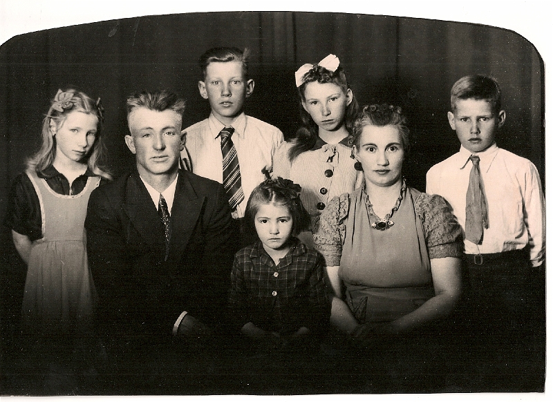 Skar family.jpg
